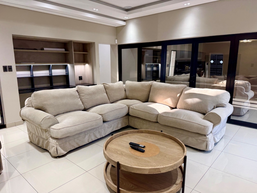 5 Bedroom Property for Sale in Tafelzicht Western Cape